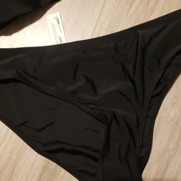 Cupshe Bikini Set (M) - Picture 7 of 10